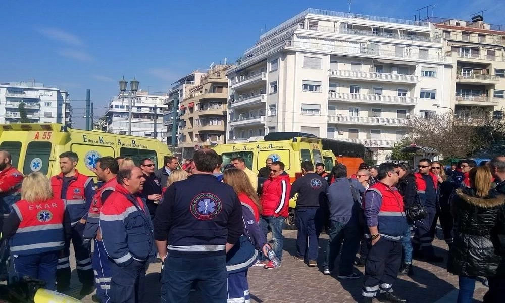 Πρόεδρος εργαζομένων ΕΚΑΒ: ''Παλεύουμε κάθε μέρα να πείσουμε τους διασώστες να εμβολιαστούν''